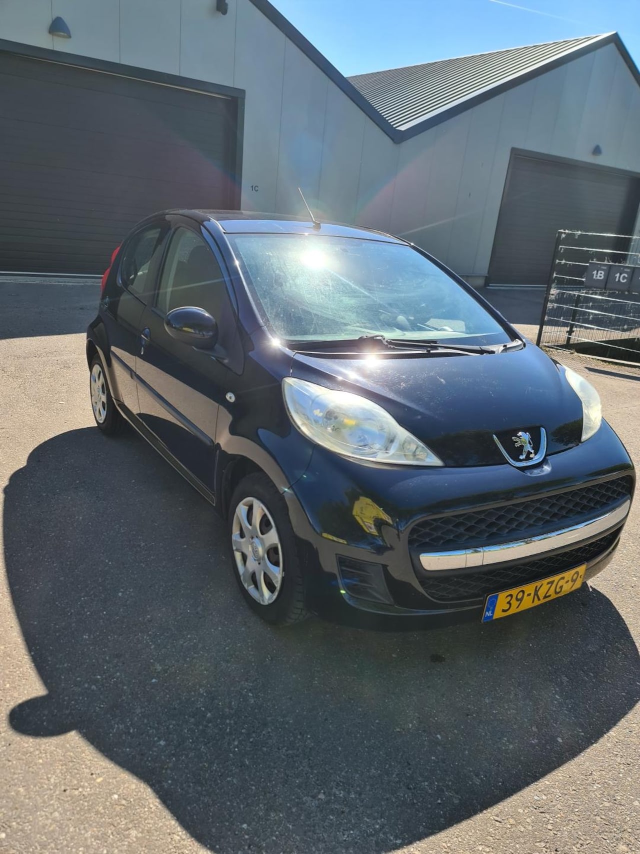 Peugeot 107 - 1.0-12V XR - 5 DEURS- CENTRALE DEURVEGRENDELING- AIRCO- ELEKTRONISCHE RAMEN - AutoWereld.nl
