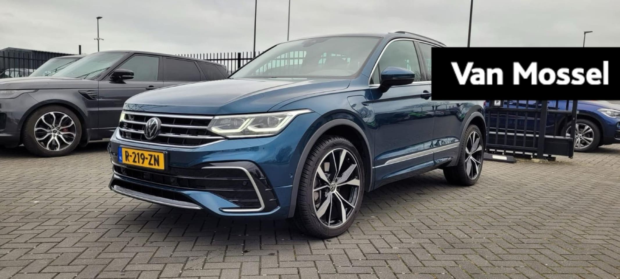 Volkswagen Tiguan - 1.4 TSI eHybrid R-Line Business+ | 245 PK | Panorama Schuif/Kantel Dak | Head-Up Display | - AutoWereld.nl