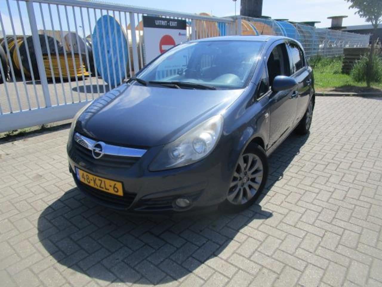 Opel Corsa - 1.2-16V '111' Edition 1.2-16V '111' Edition - AutoWereld.nl