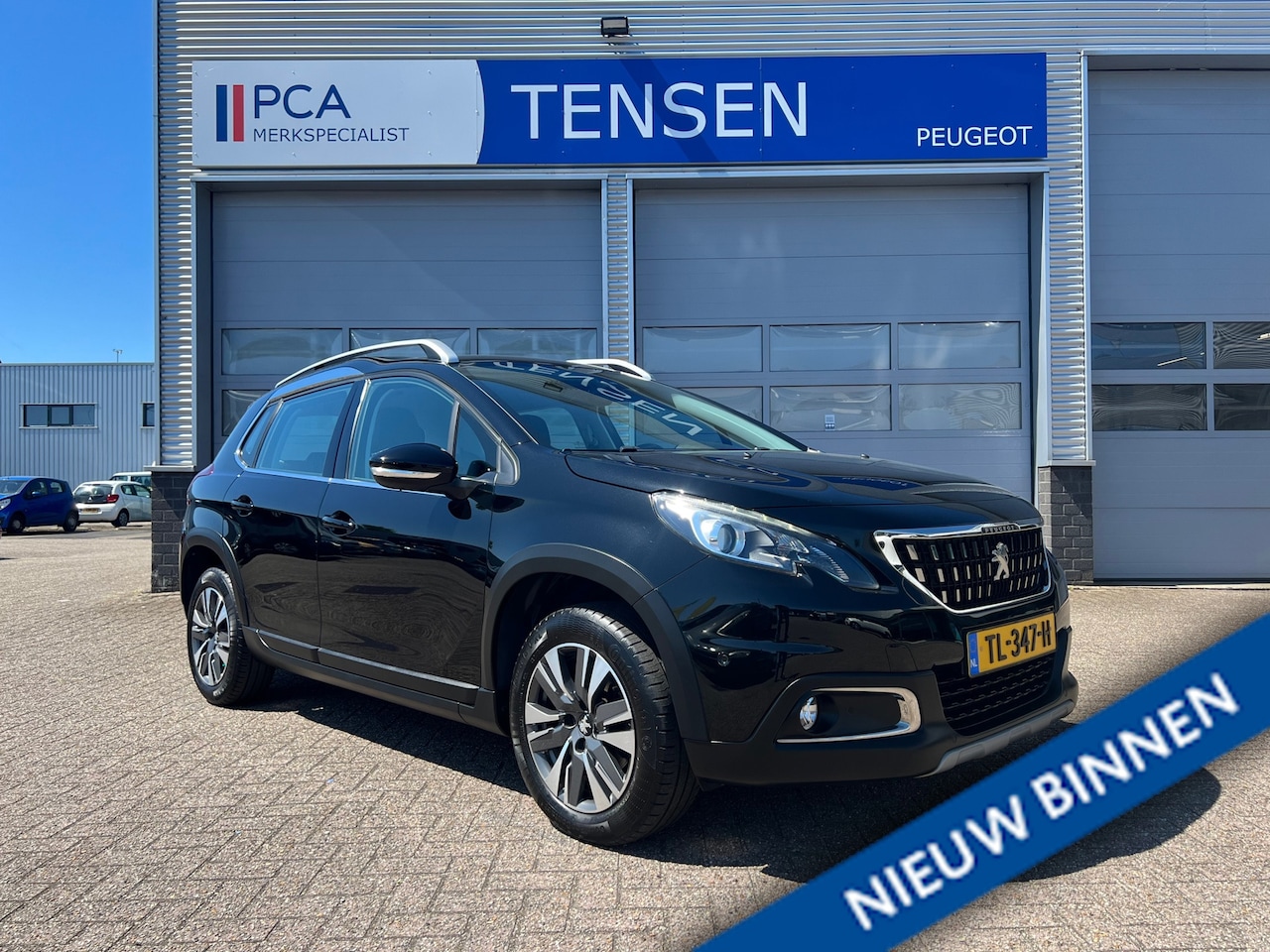 Peugeot 2008 - 1.2 110PK Allure | Cruise control | Apple Car Play | Climate control | Navigatie - AutoWereld.nl