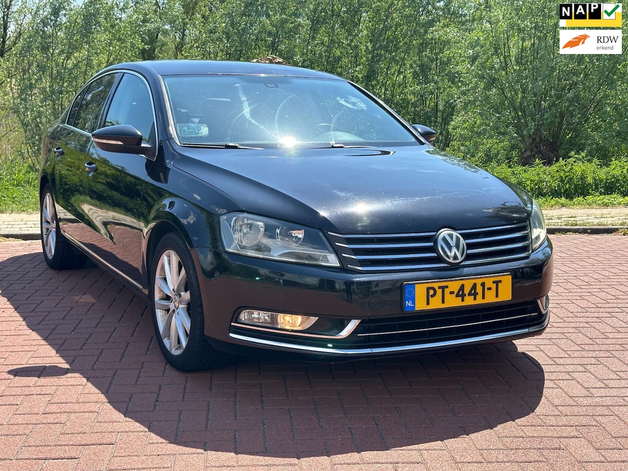 Volkswagen Passat - 2.0 TDI Highline BlueMotion Automaat - AutoWereld.nl