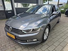 Volkswagen Passat - 1.6 TDI Connected Series