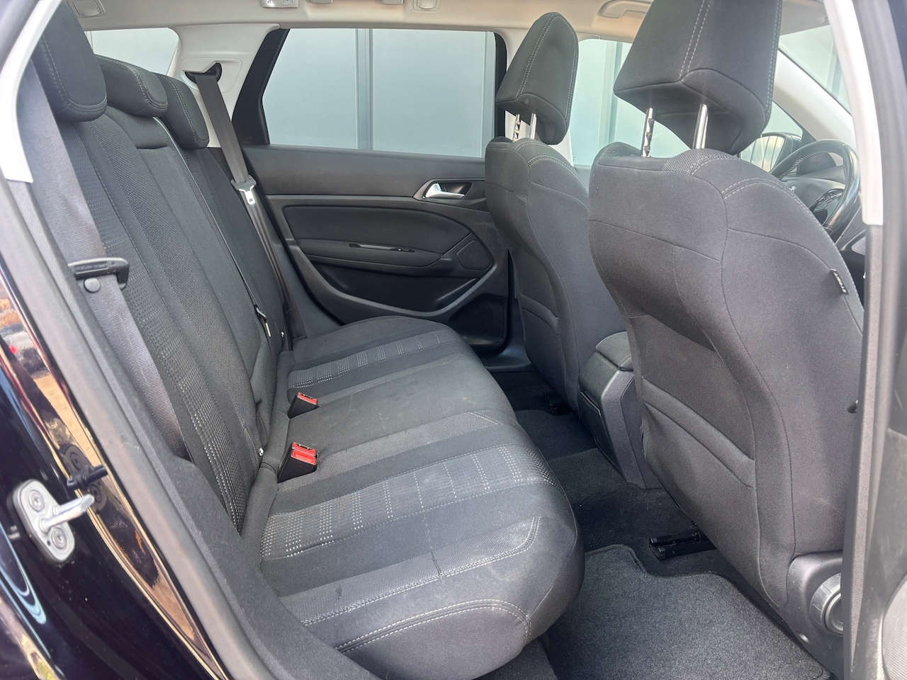 Peugeot 308 SW - 1.2 PureTech Blue Lease Premium NAP//CLIMA//NAVI//CRUISE//PANORAMA//STOELVERWARMING