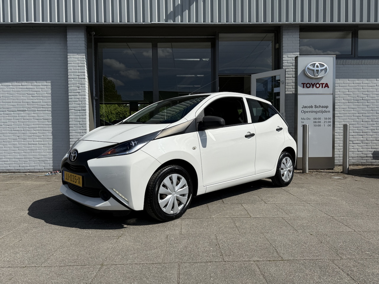 Toyota Aygo - 1.0 VVT-i x-now 1.0 VVT-i x-now - AutoWereld.nl