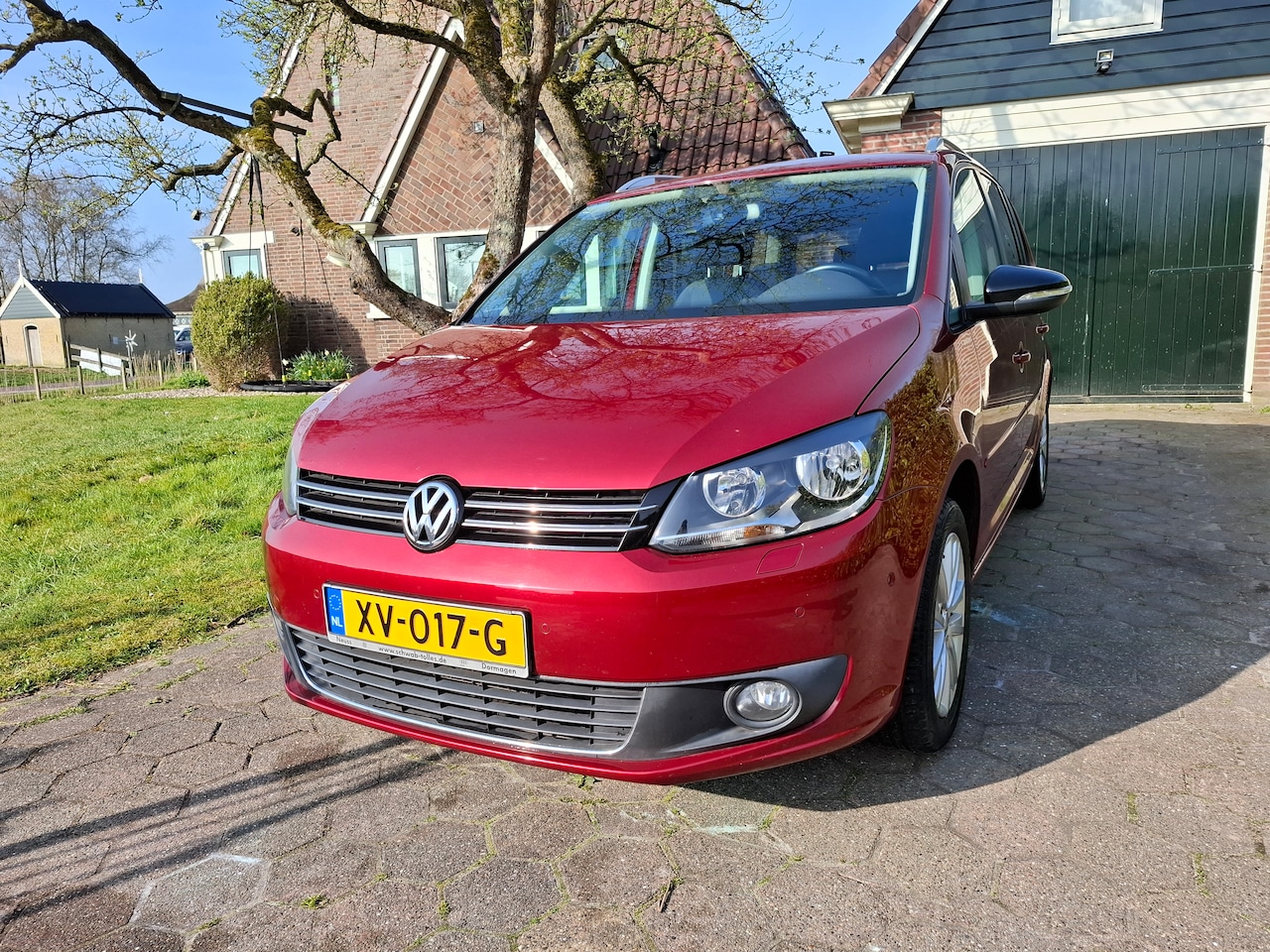 Volkswagen Touran - 1.2 TSI Highline BlueMotion 7p. 7 persoons, Trekhaak, Stoeverwarming, Multifunctioneel stuurwiel - AutoWereld.nl