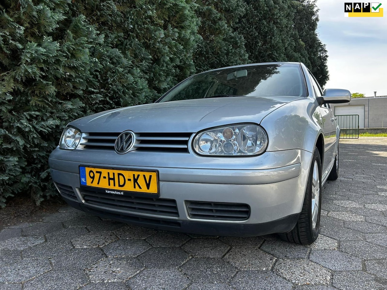 Volkswagen Golf - 2.0 Highline | Schuifdak - AutoWereld.nl
