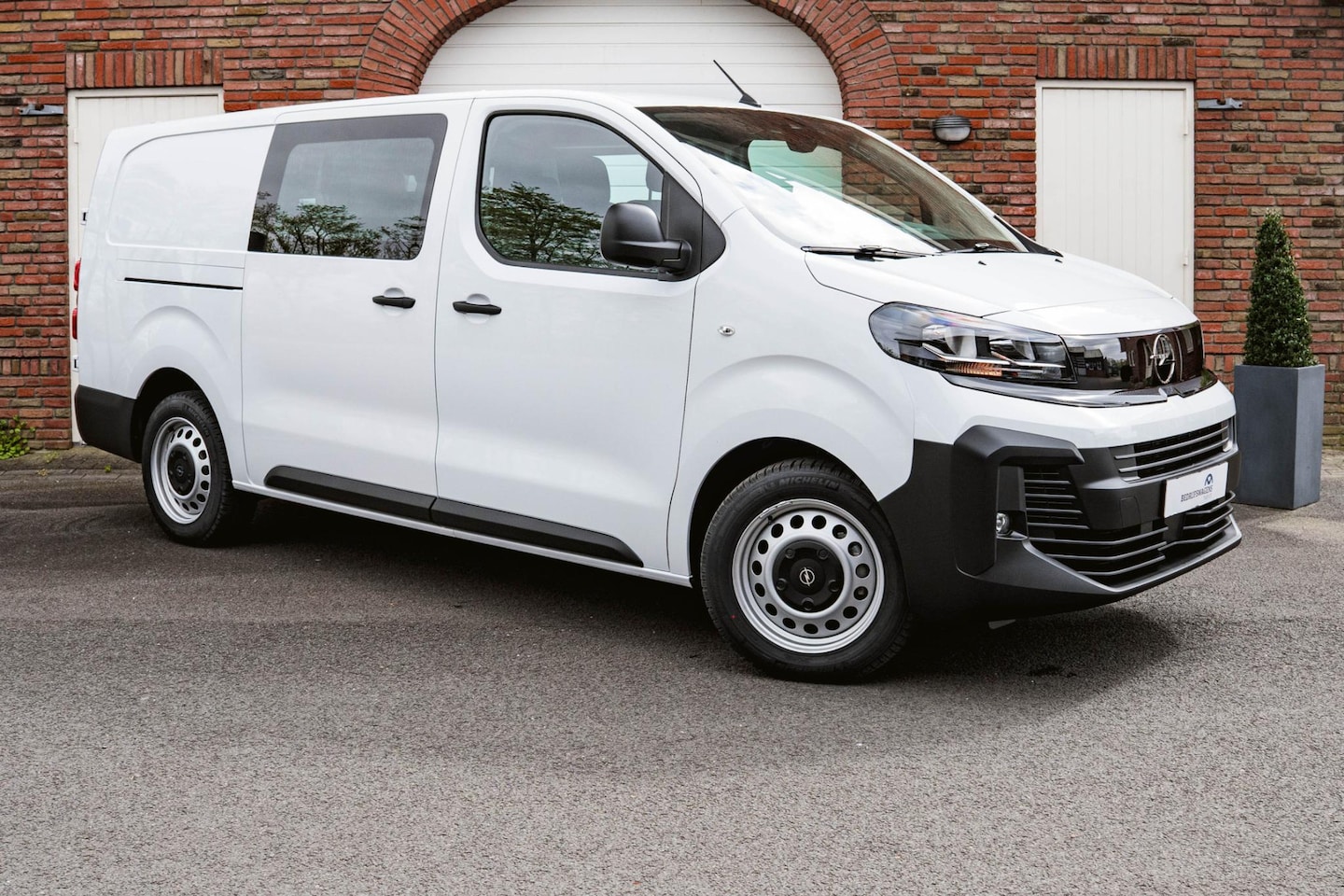 Opel Vivaro - 1.5 Diesel 120pk L3H1 DUB/CAB - AutoWereld.nl