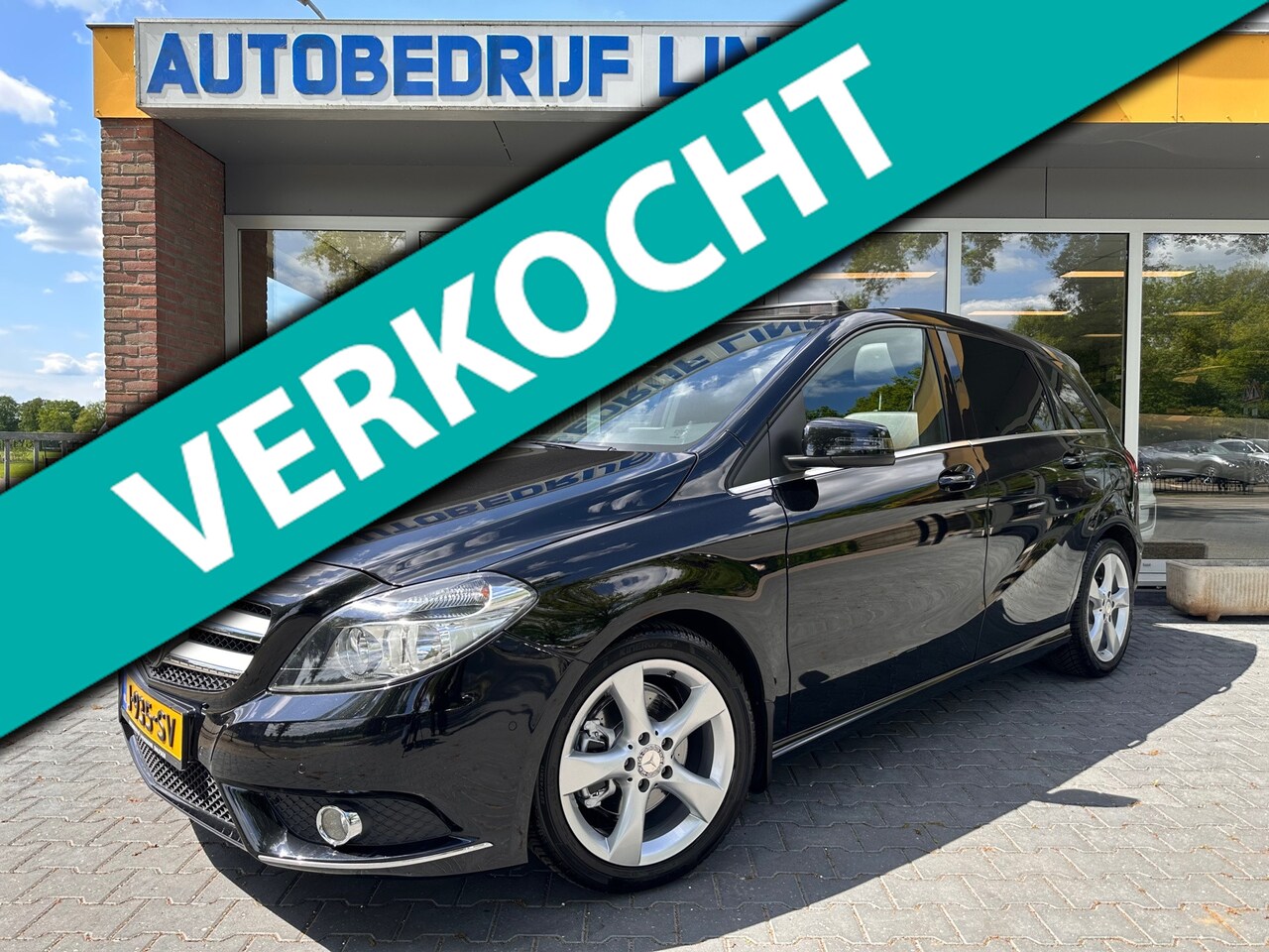 Mercedes-Benz B-klasse - 180 trekhaak Automaat Panoramadak leder - AutoWereld.nl