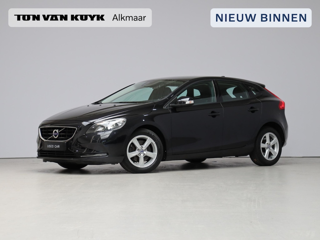 Volvo V40 - 1.6 T2 Momentum / Cruise Control / Parkeersensoren Achter / Navigatie / - AutoWereld.nl