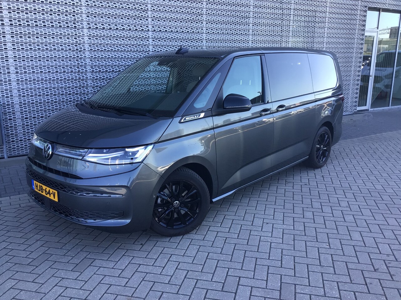 Volkswagen Multivan - 1.5 eHybrid L2 Bulli Edition 4Motion 1.5 eHybrid L2 Bulli Edition 4Motion - AutoWereld.nl