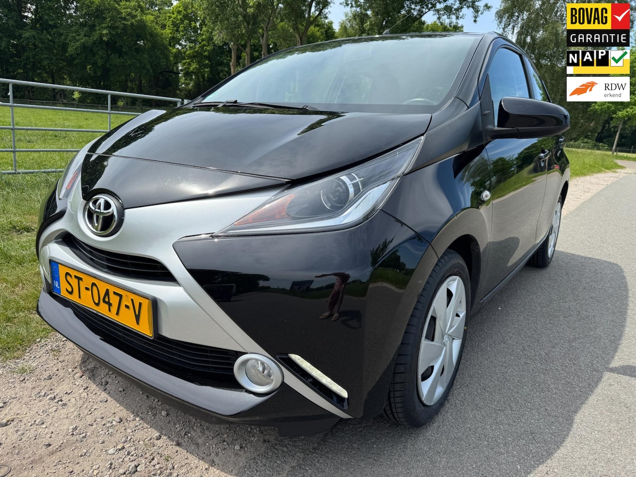 Toyota Aygo - 1.0 VVT-i x-nav keurige auto met Apple CarPlay/Android auto - AutoWereld.nl