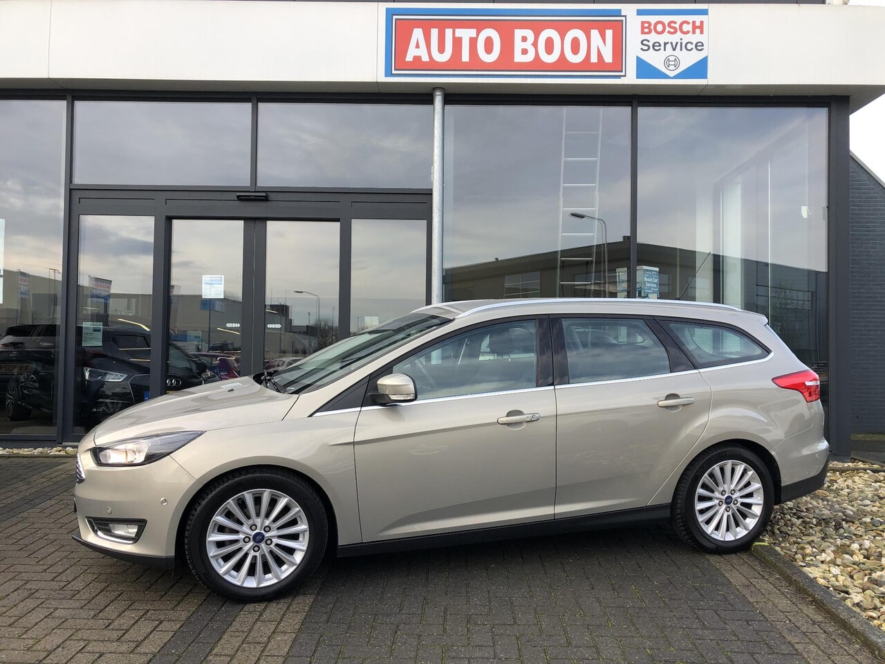 Ford Focus Wagon - 1.0 125PK TITANIUM : NAVI/CLIMA/2XPDC/S&S/BT /TREKH. - NL AUTO - KM=NAP - - AutoWereld.nl