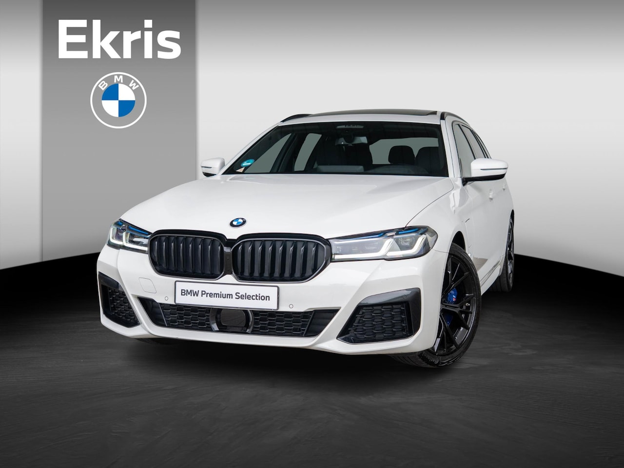 BMW 5-serie Touring - 530e xDrive | M Sportpakket | Innovatiepakket | Verwarmd Stuurwiel | Comfort Access | Pano - AutoWereld.nl