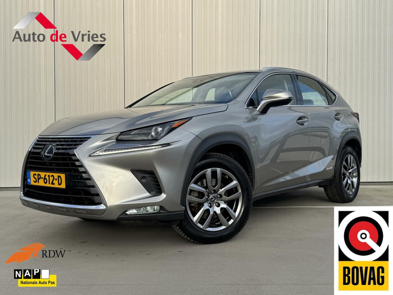 Lexus NX - 300h AWD Business Line|Facelift|NL-Auto|LED - AutoWereld.nl