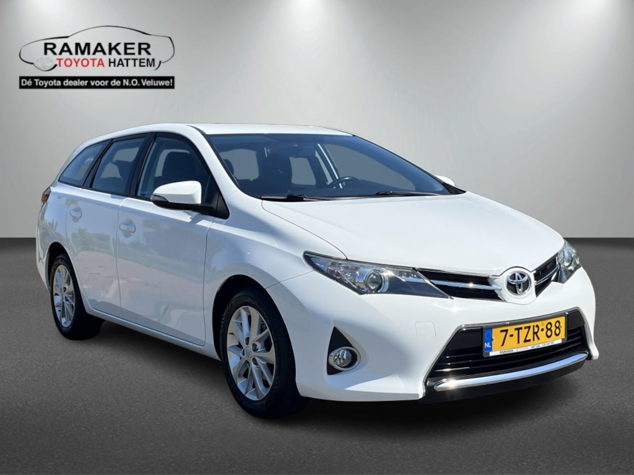 Toyota Auris Touring Sports - 1.3 Vvt-i Now - AutoWereld.nl