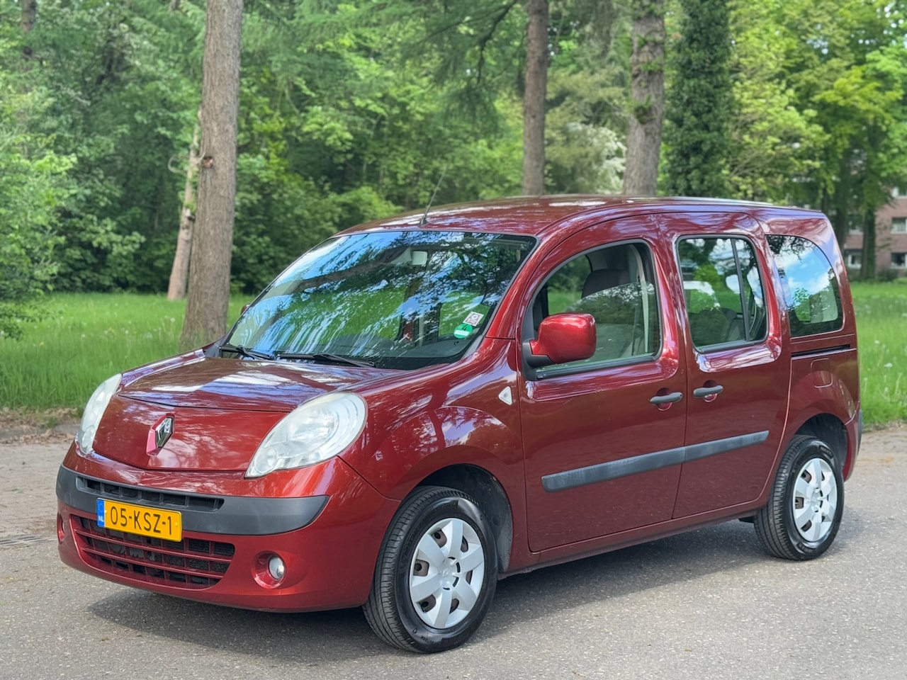 Renault Kangoo Family - 1.6-16V Expression 2010 AIrco dubbele schuifdeur - AutoWereld.nl