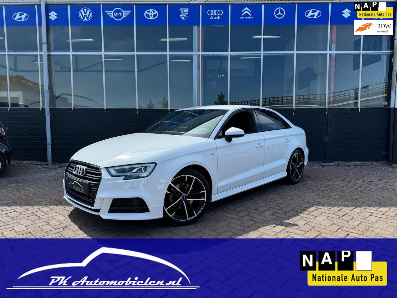 Audi A3 Limousine - 1.4 TFSI Sport S-Line Black Edition **VIRTUAL+ 1E EIG** - AutoWereld.nl