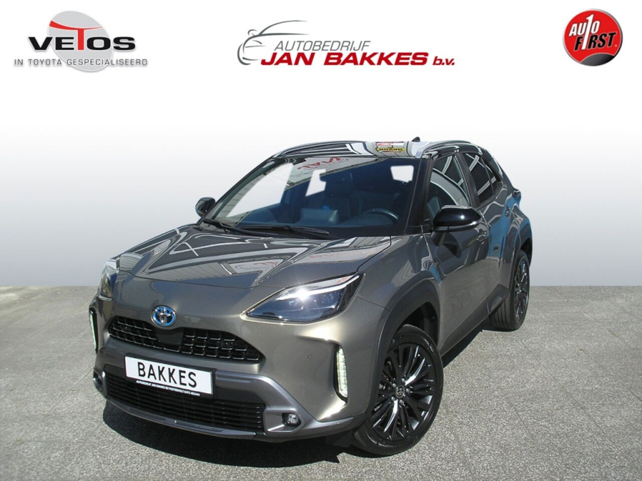 Toyota Yaris Cross - 1.5 Hybrid Adventure I-AWD 4x4 Panorama Oxide bronze - AutoWereld.nl