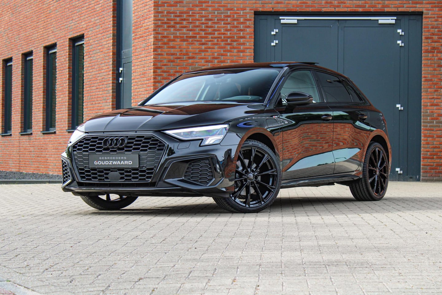 Audi A3 Sportback - 40 TFSI e S edition | RS zetels | Pano | Keyless | Black optic - AutoWereld.nl