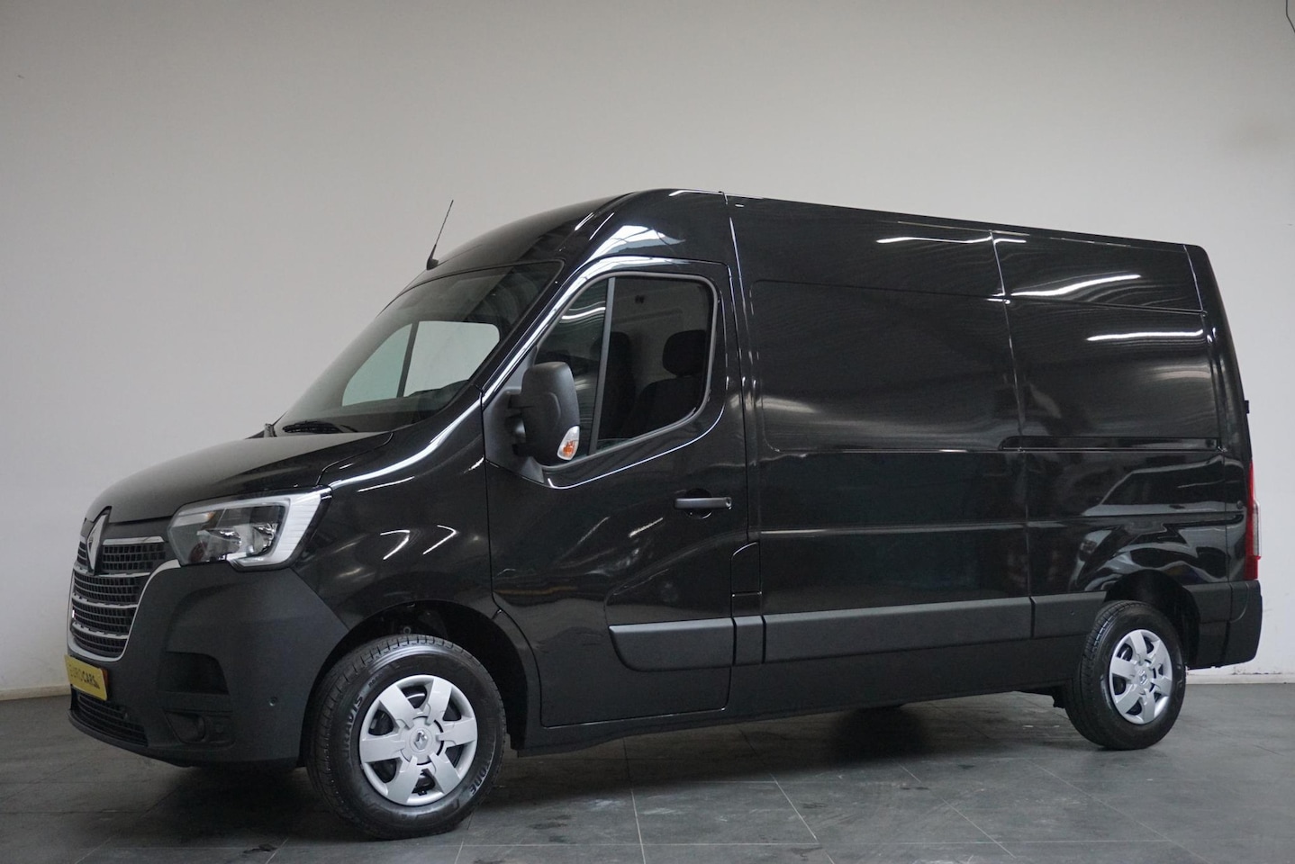 Renault Master - T35 2.3 dCi 150PK L2H2 Energy Work Edition Airco| Cruise Control| Camera| Navi| PDCA| Trek - AutoWereld.nl