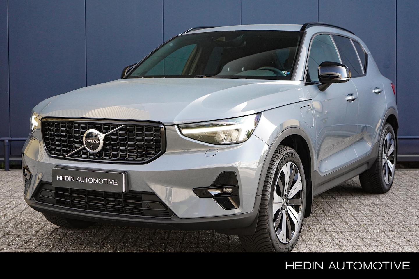Volvo XC40 - T4 Plug-in hybrid Plus Dark | Adaptive Cruise | 360 Camera | Donker Glas | Stoel/Stuurwiel - AutoWereld.nl