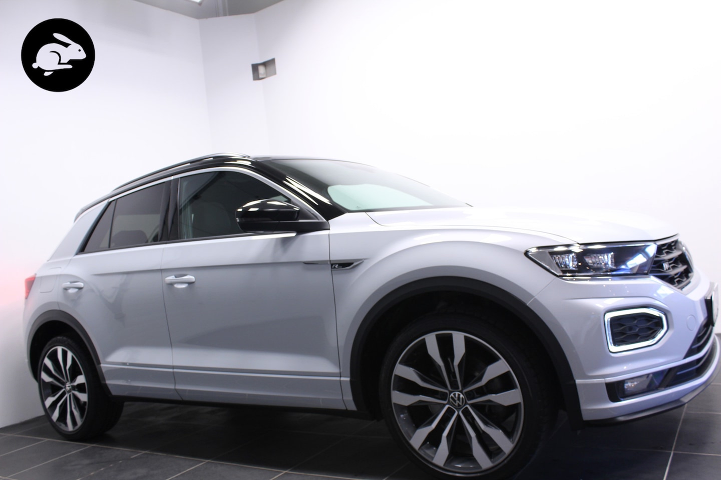 Volkswagen T-Roc - 1.5 TSI 2x R-Line/Full options/Pano dak/Beats/19 inch - AutoWereld.nl