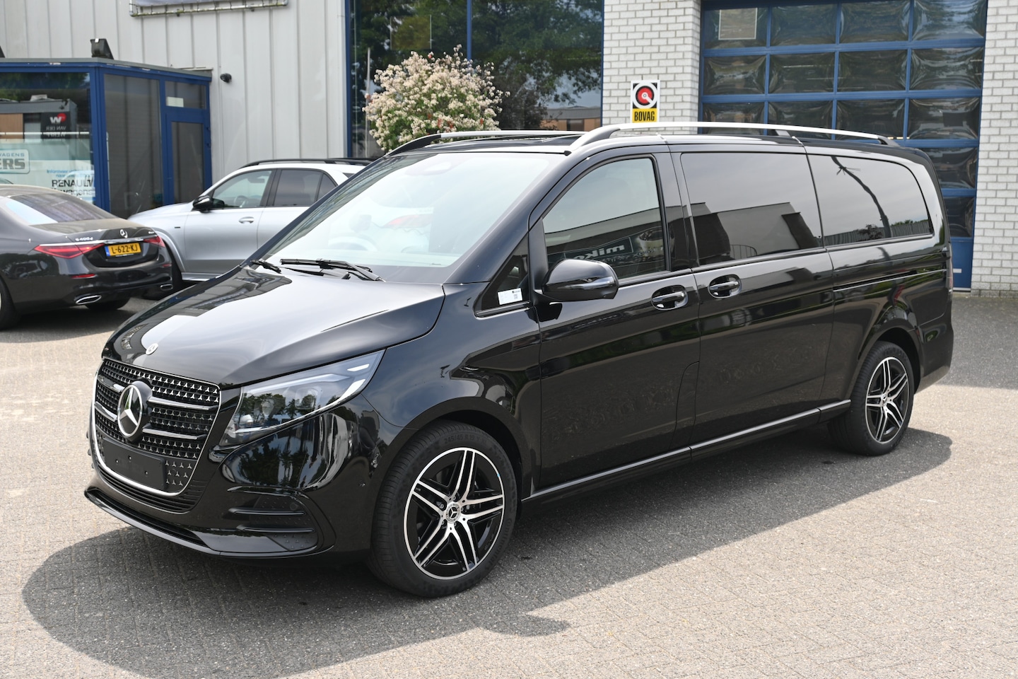 Mercedes-Benz V-klasse - 250d 4-Matic AMG L3 DC Avantgarde Distronic, 360 graden camera, Leder - AutoWereld.nl