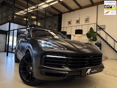 Porsche Cayenne - 3.0 E-Hybrid VOL Matt zwart Dealer onderhouden Nette auto CarPlay 462 PK Pano