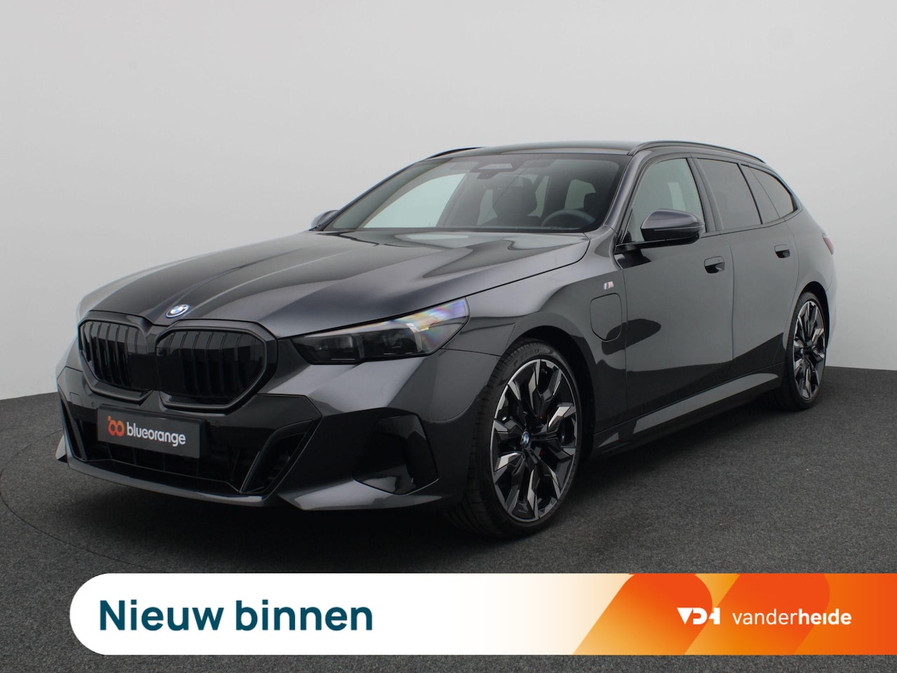BMW 5-serie Touring - 530e M Sport Edition 299PK AUT. Panoramadak, Keyless, Adaptieve Cruise, Memorystoel, Head- - AutoWereld.nl