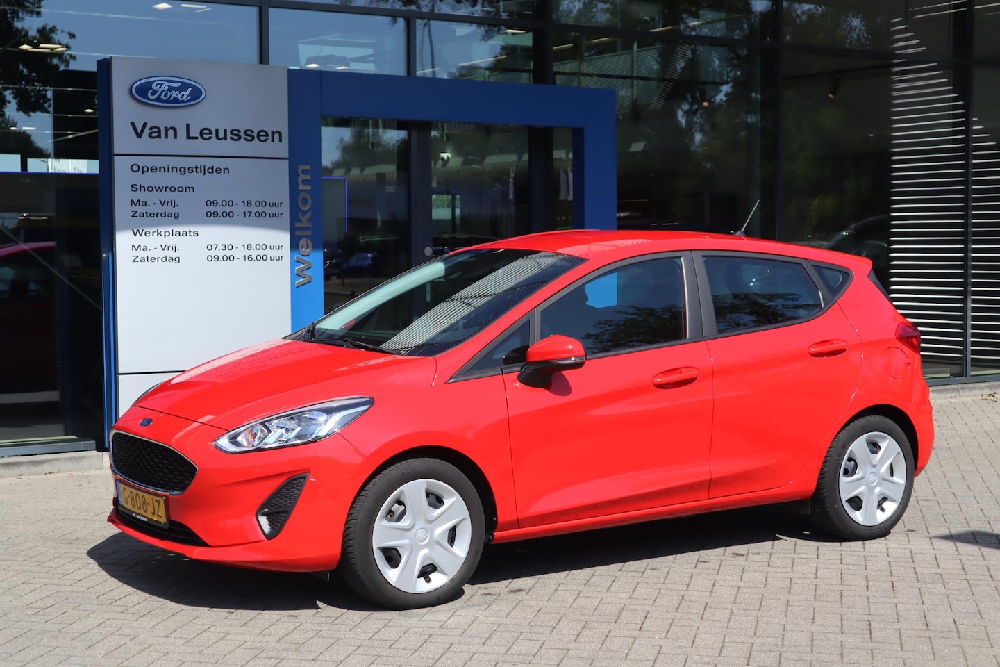 Ford Fiesta - 1.1 TREND 5-DEURS AIRCO CRUISE LANE ASSIST LAGE KM-STAND NL-AUTO - AutoWereld.nl