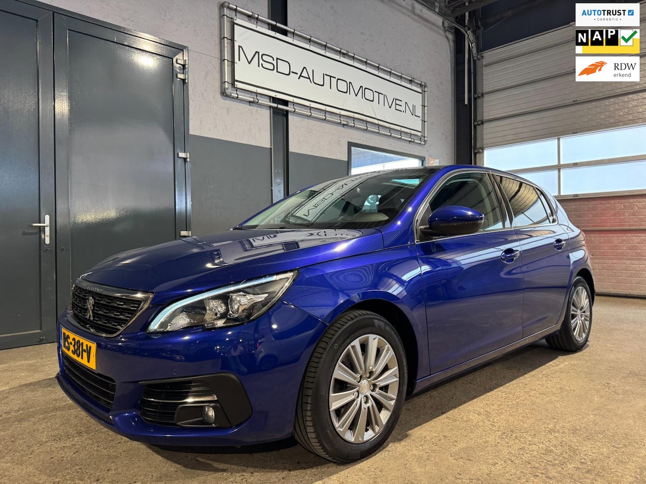 Peugeot 308 - 1.2 PureTech Allure Panoramadak Navigatie Onderhouden NAP - AutoWereld.nl