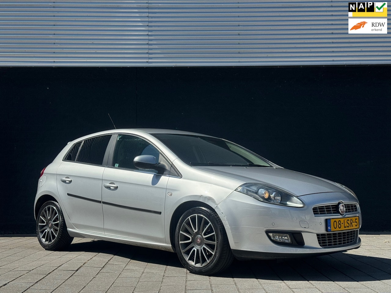 Fiat Bravo - 1.4 T-Jet Dynamic AUTOMAAT/LED/STOELVERWARMING - AutoWereld.nl