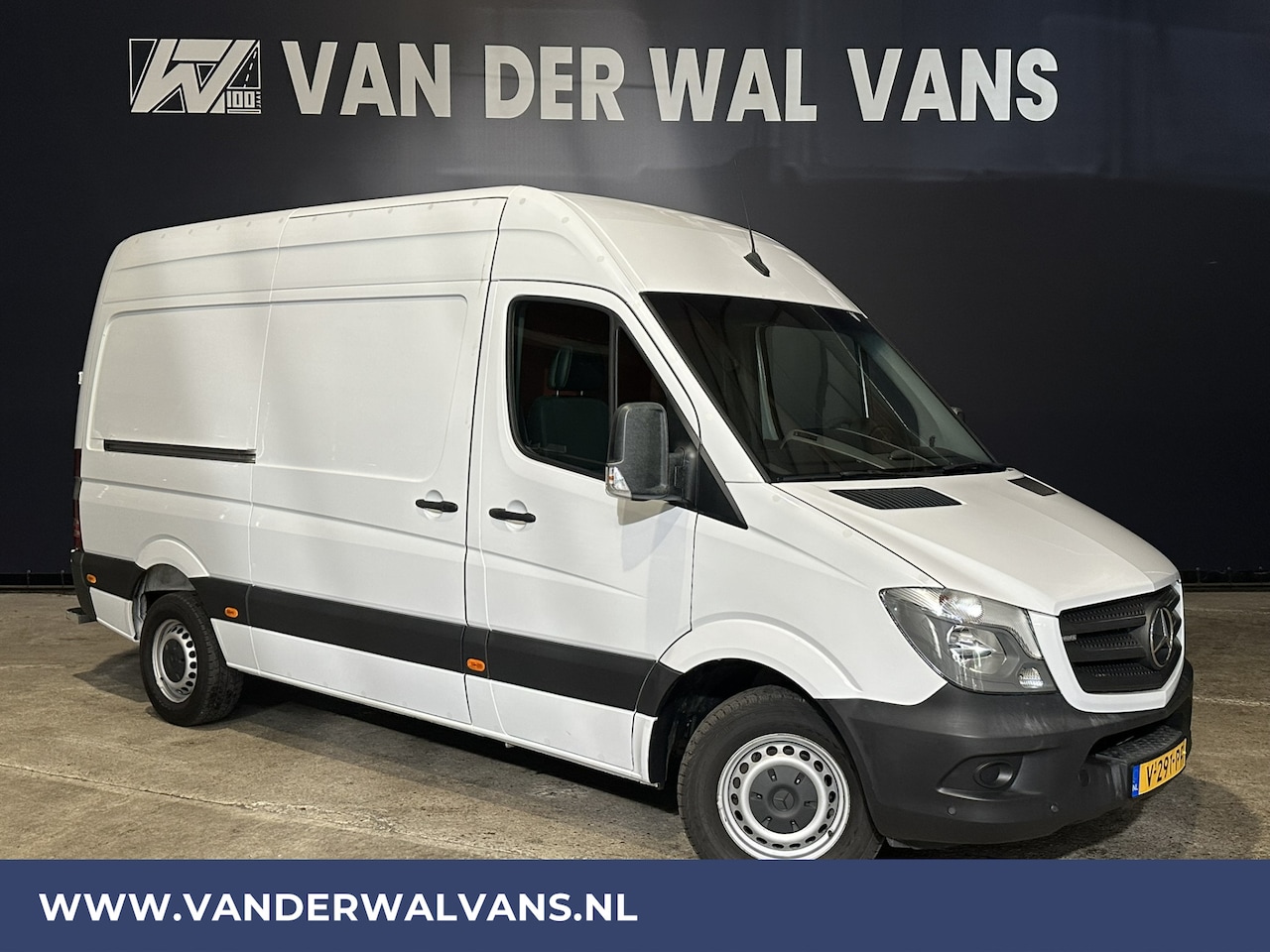 Mercedes-Benz Sprinter - 316 CDI 164pk L2H2 Euro6 Airco | 2800kg Trekhaak | Omvormer | Cruisecontrol parkeersensore - AutoWereld.nl