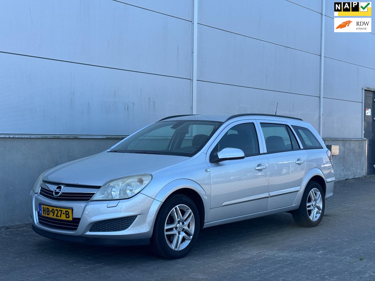 Opel Astra Wagon - 1.8 Cosmo VERBRUIKT OLIE! - AutoWereld.nl