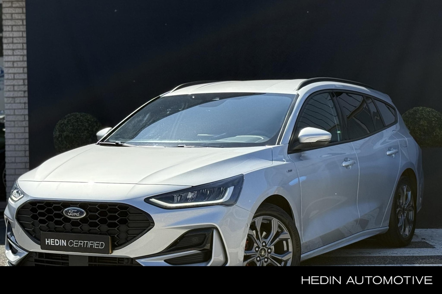 Ford Focus Wagon - 1.0 EcoBoost Hybrid 125pk | Navigatie | Stoel + Stuurverwarming | Achteruitrijsensoren - AutoWereld.nl