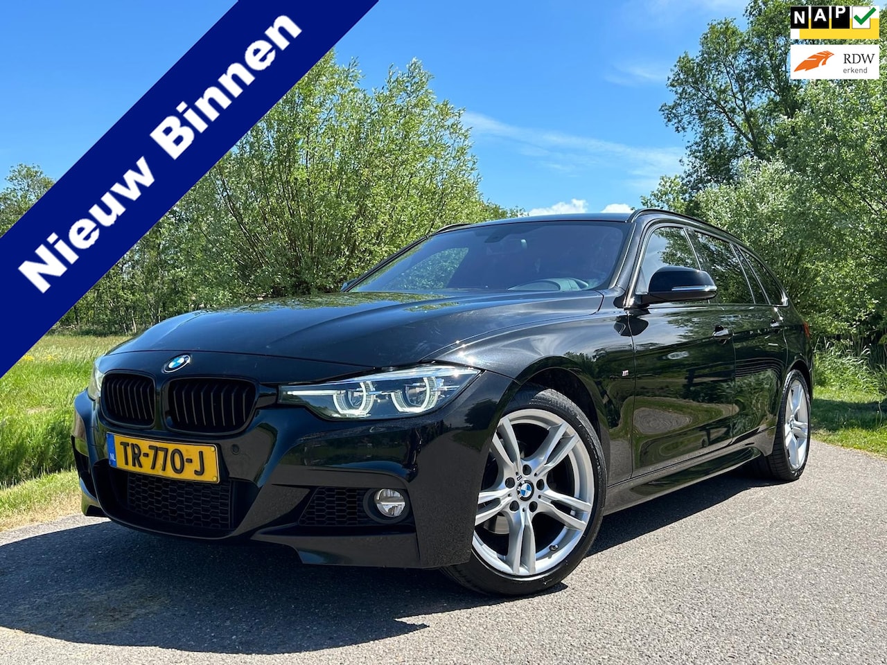 BMW 3-serie Touring - 318i Executive Automaat / M-Pakket / Sport-Leder / Navi / Trekhaak / Clima / 18" Velgen / - AutoWereld.nl