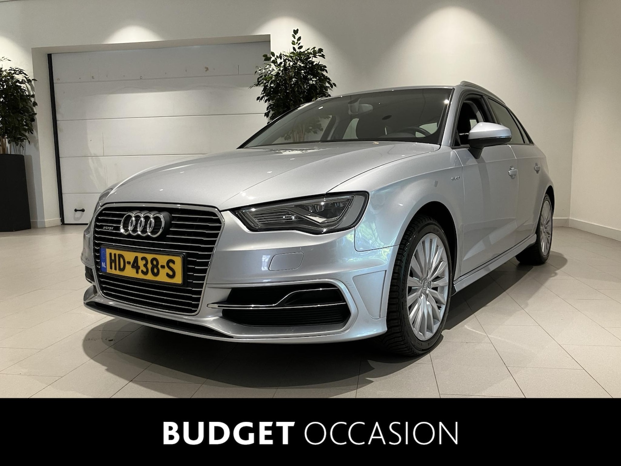 Audi A3 Sportback - 1.4 e-tron PHEV Attraction 225 PK | Navigatie | Stoelverwarming | Bluetooth | Climate Cont - AutoWereld.nl