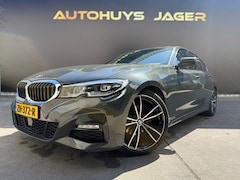 BMW 3-serie - 320i High Executive |H&K|Pano|Leer|Acc