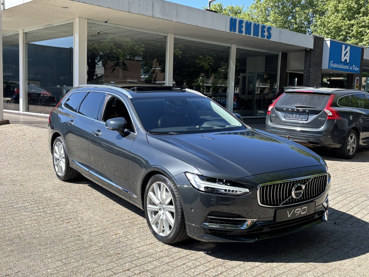 Volvo V90 - T8 AWD Inscription HeadUp B&W Luchtvering MASSAGE 360 DAB - AutoWereld.nl