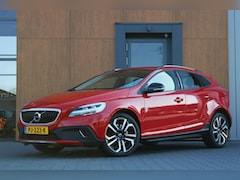 Volvo V40 Cross Country - 1.5 T3 Nordic+ Automaat | Leder | Stoelverwarming