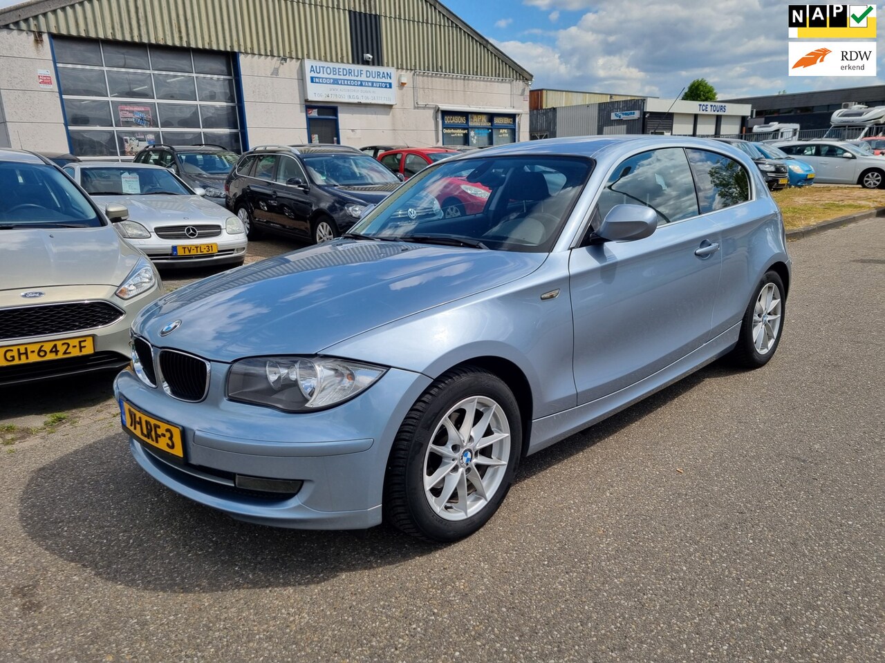 BMW 1-serie - 116i Business Line 3-Drs Clima! Bj:2010 NAP! - AutoWereld.nl