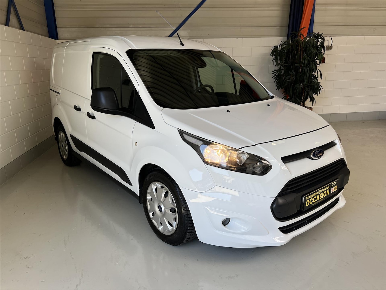Ford Transit Connect - L1 1.0T Ecoboost 100pk, Airco, Cruise, Trekhaak - AutoWereld.nl
