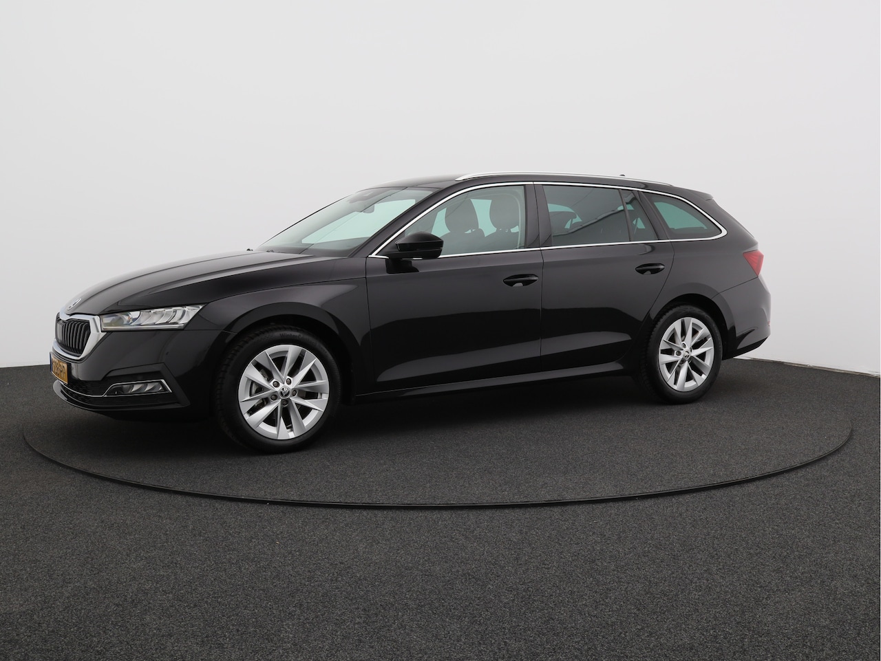 Skoda Octavia Combi - 1.0 TSI Business Edition/ lage km/ compleet! - AutoWereld.nl
