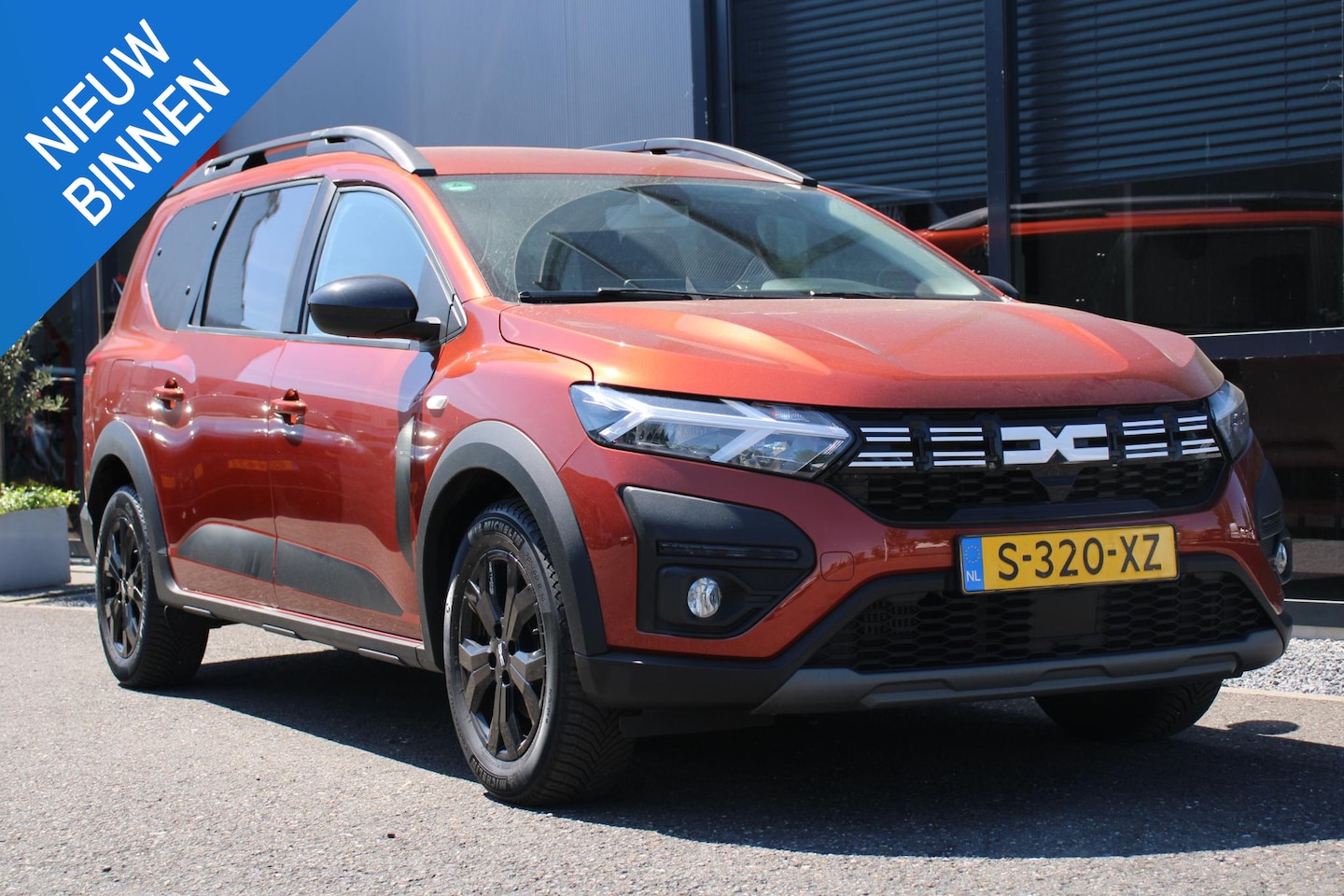 Dacia Jogger - 1.0 TCe 110 Extreme 7p. 83DKM - AutoWereld.nl
