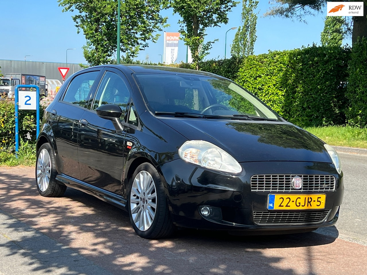 Fiat Grande Punto - 1.4 Sport! *Airco-Clima|Cruise = RIJKLAAR - AutoWereld.nl