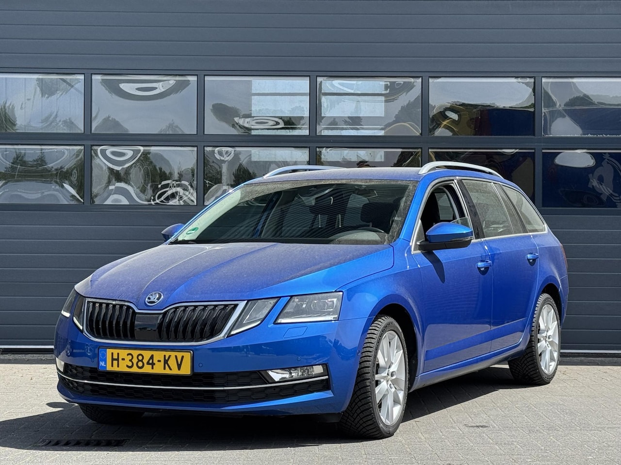 Skoda Octavia Combi - 1.5 TSI GREENTECH BUSINESS EDITION PLUS I AUTOMAAT I TREKHAAK I ACHTERUITRIJCAMERA I APPLE - AutoWereld.nl