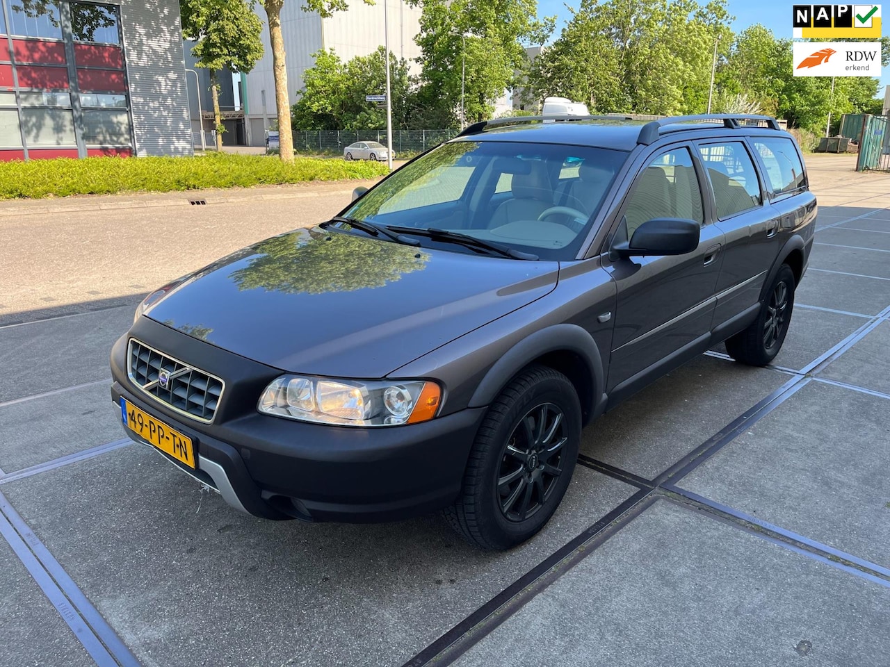Volvo XC70 - 2.5 T Momentum automaat leer - AutoWereld.nl