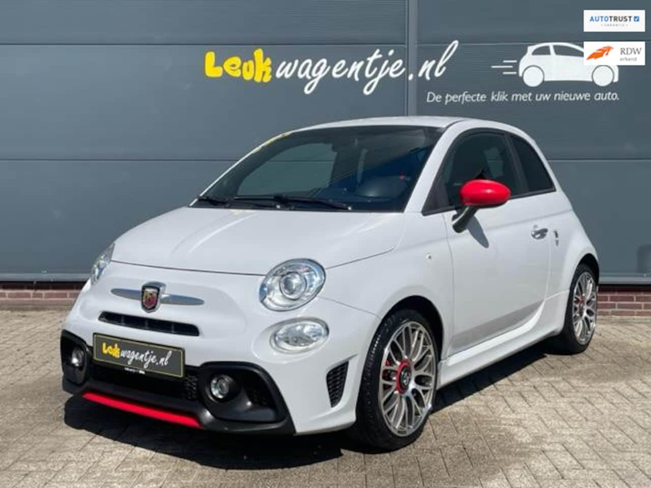 Fiat 500 Abarth - 1.4 T-Jet 595 *carplay *17 inch *p-sensor - AutoWereld.nl