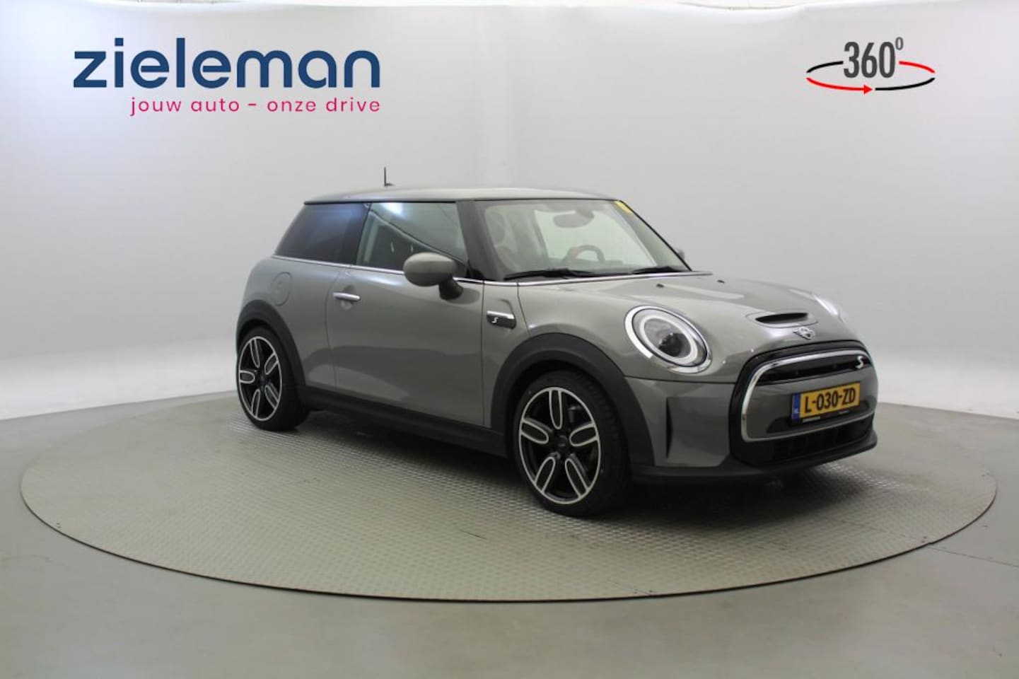MINI Mini-Electric - Yours Sport 33 kWh - Navi, Clima, Carplay, SOH 96% - AutoWereld.nl