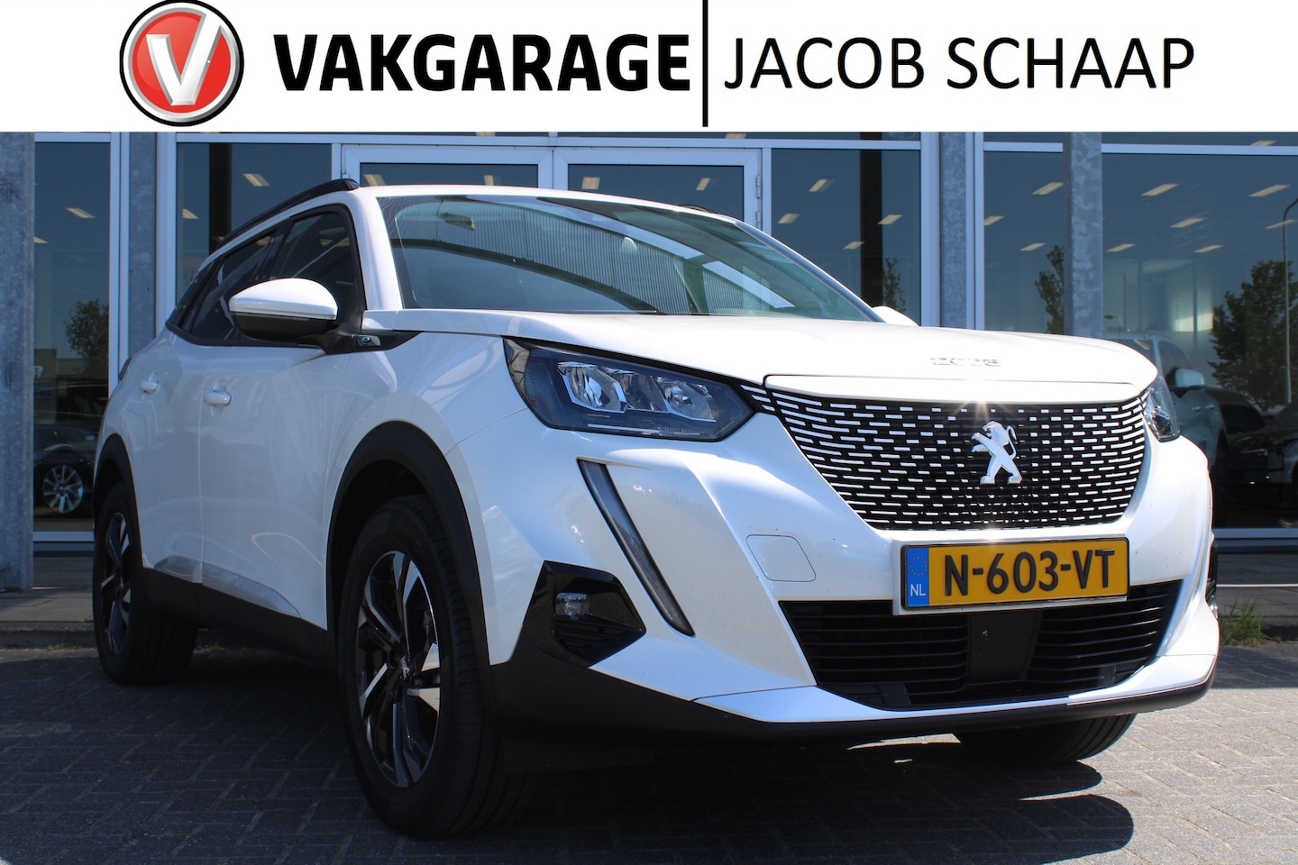 Peugeot e-2008 - EV Allure Pack 50 kWh | Verw. Voorstoelen | Afn. Trekhaak | Keyless | 360 Camera - AutoWereld.nl